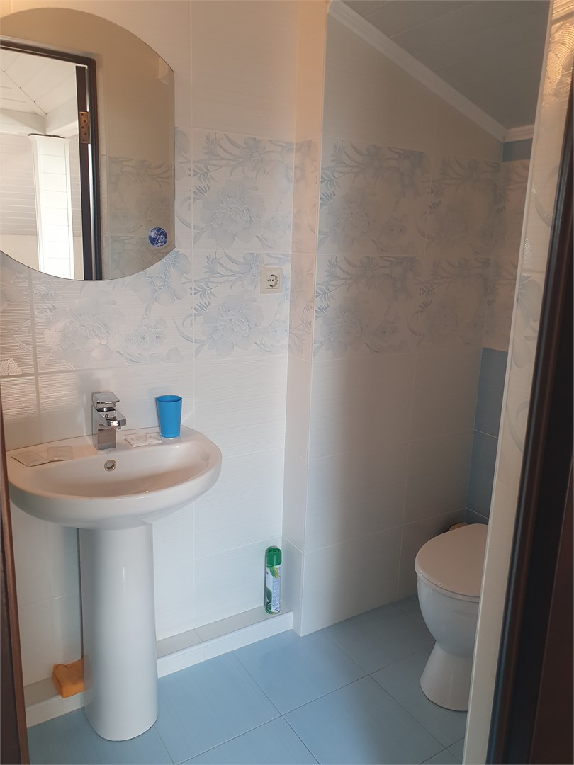 Двухместный номер с диваном в мансардной части отеля в Камелот