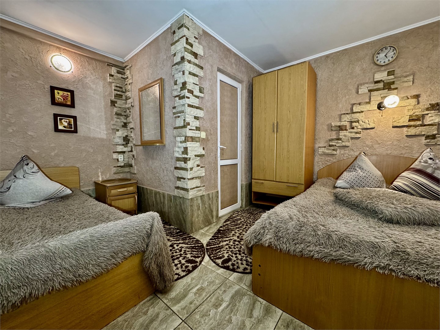 Стандарт для троих в Дельфин