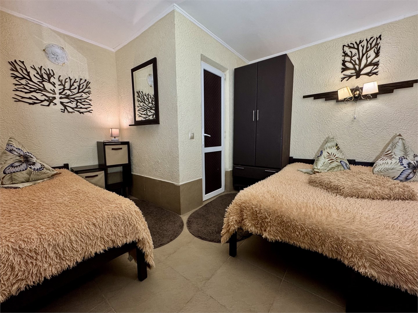 Стандарт для троих в Дельфин