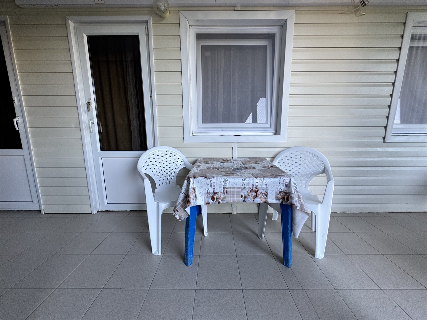 Стандарт для троих в Дельфин