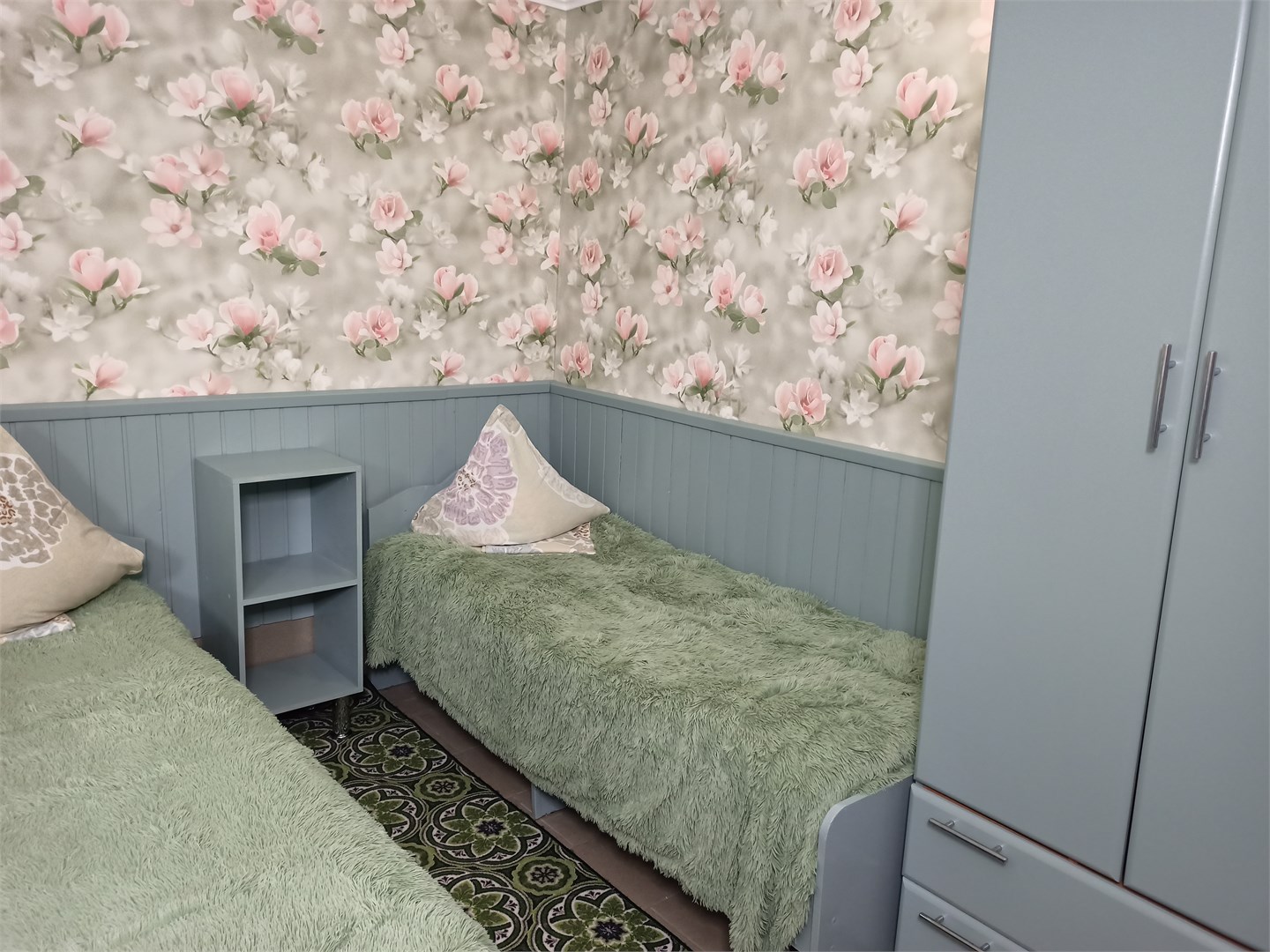 Эконом для троих в Дельфин