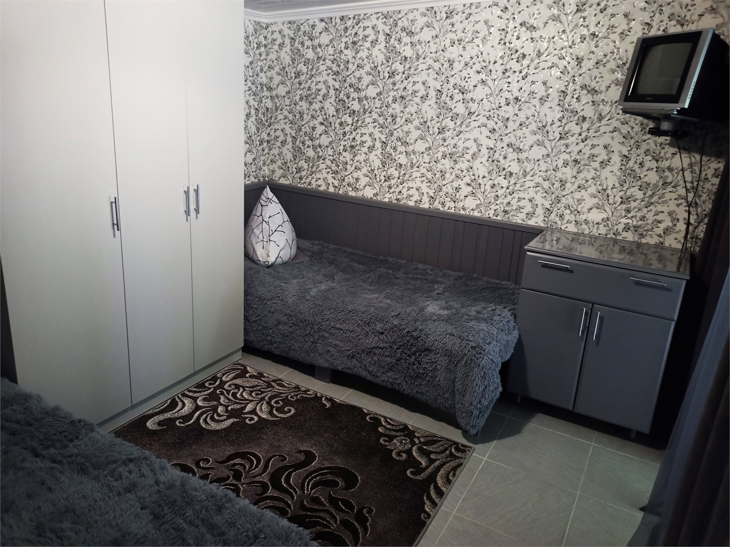 Эконом для троих в Дельфин