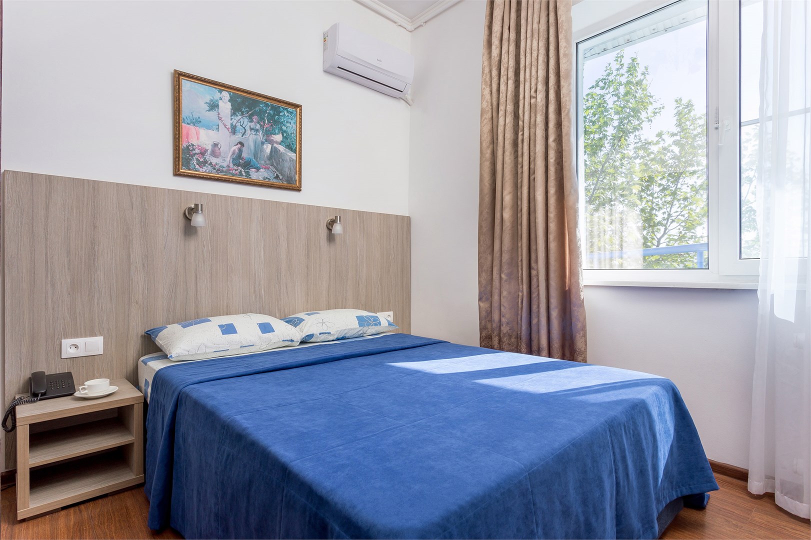 Семейный трехкомнатный с мини-кухней в Арго