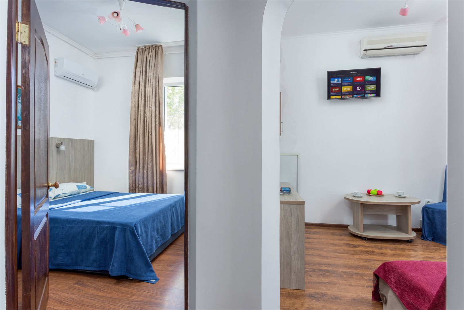 Семейный трехкомнатный с мини-кухней в Арго