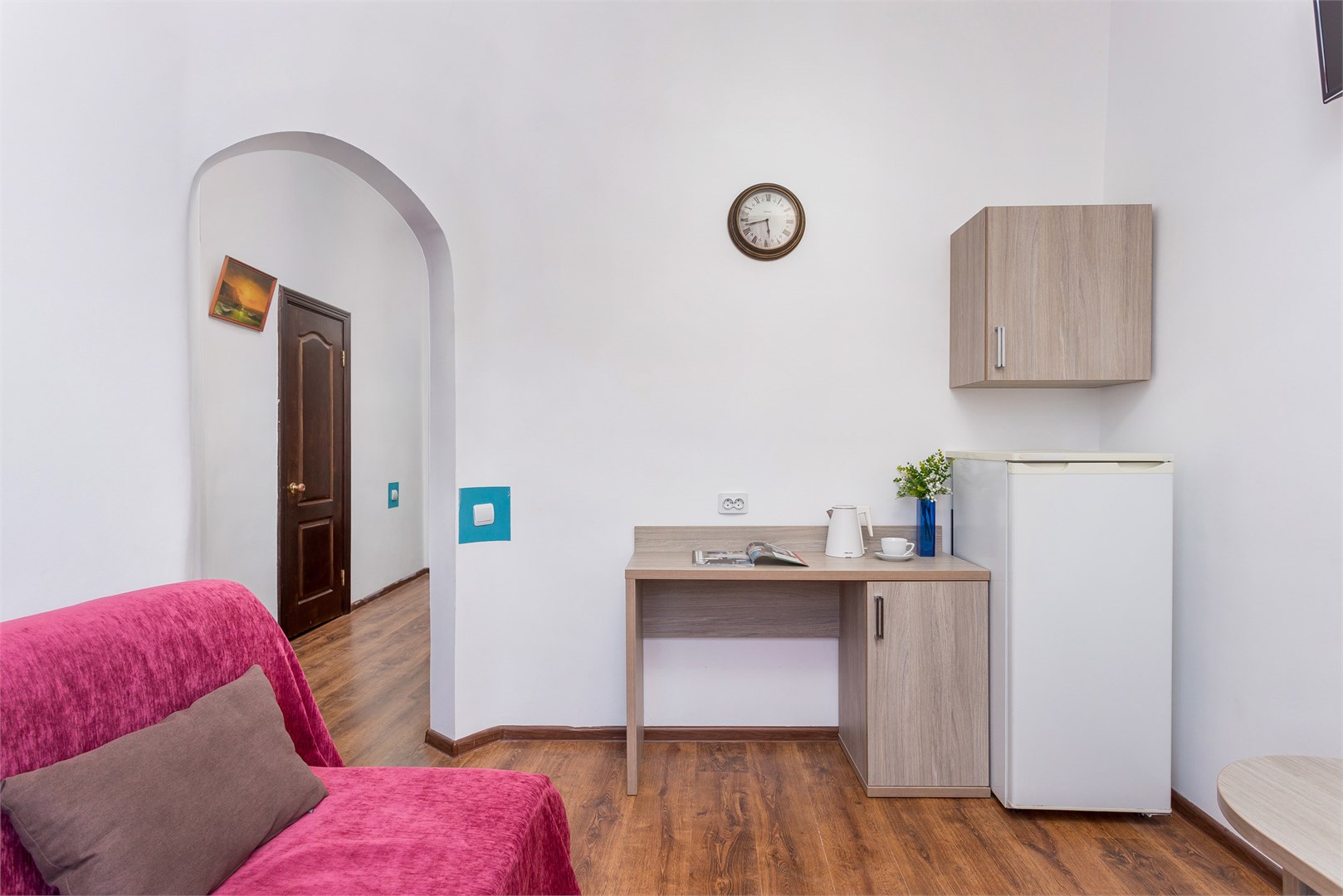 Семейный трехкомнатный с мини-кухней в Арго