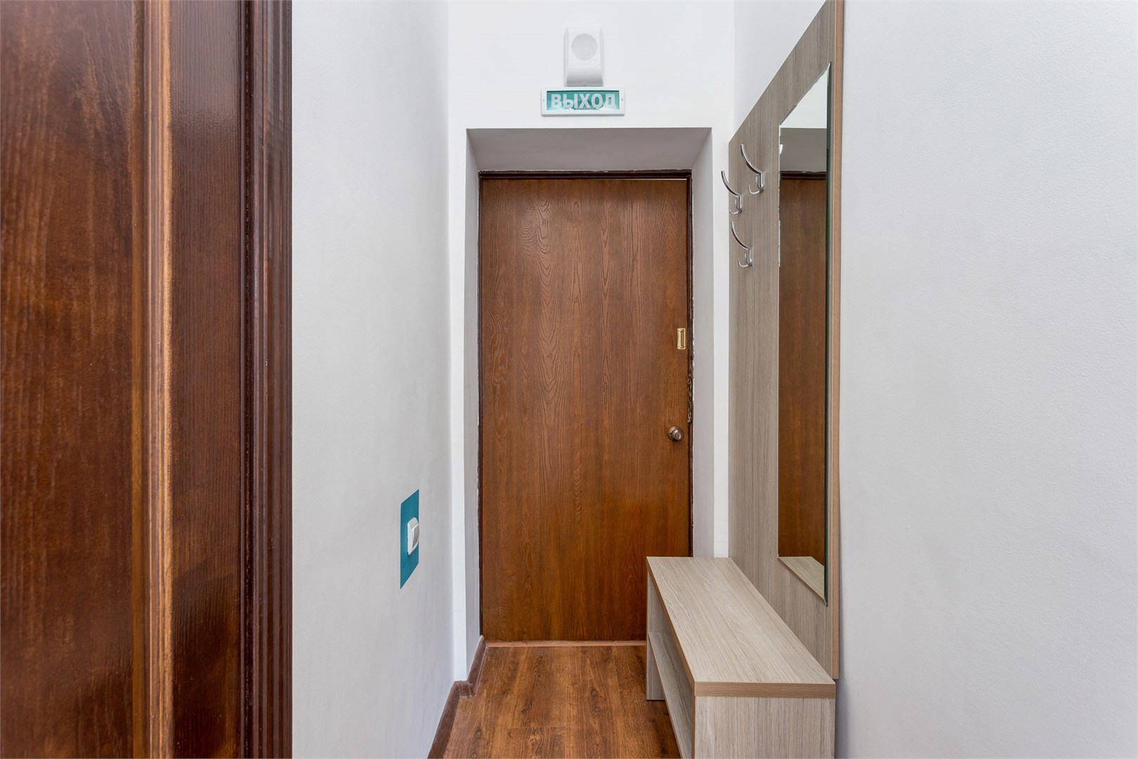 Семейный трехкомнатный с мини-кухней в Арго