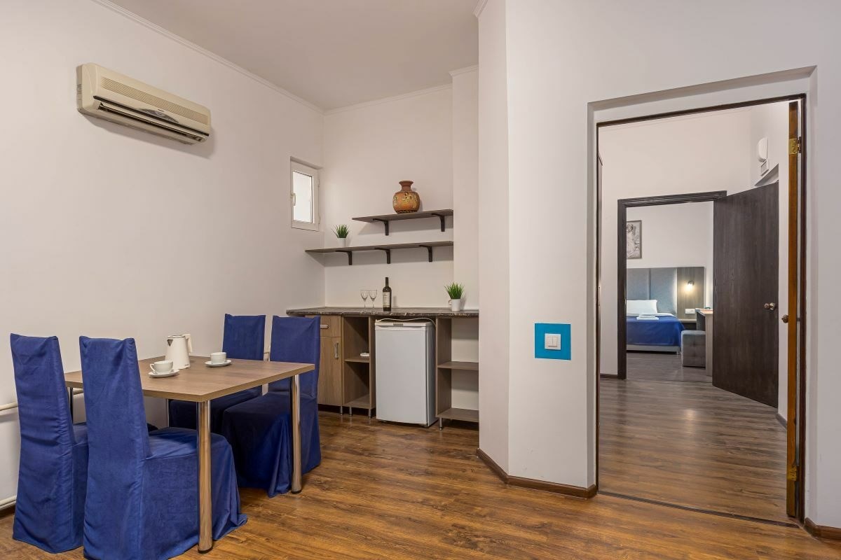 Люкс двухкомнатный в Арго