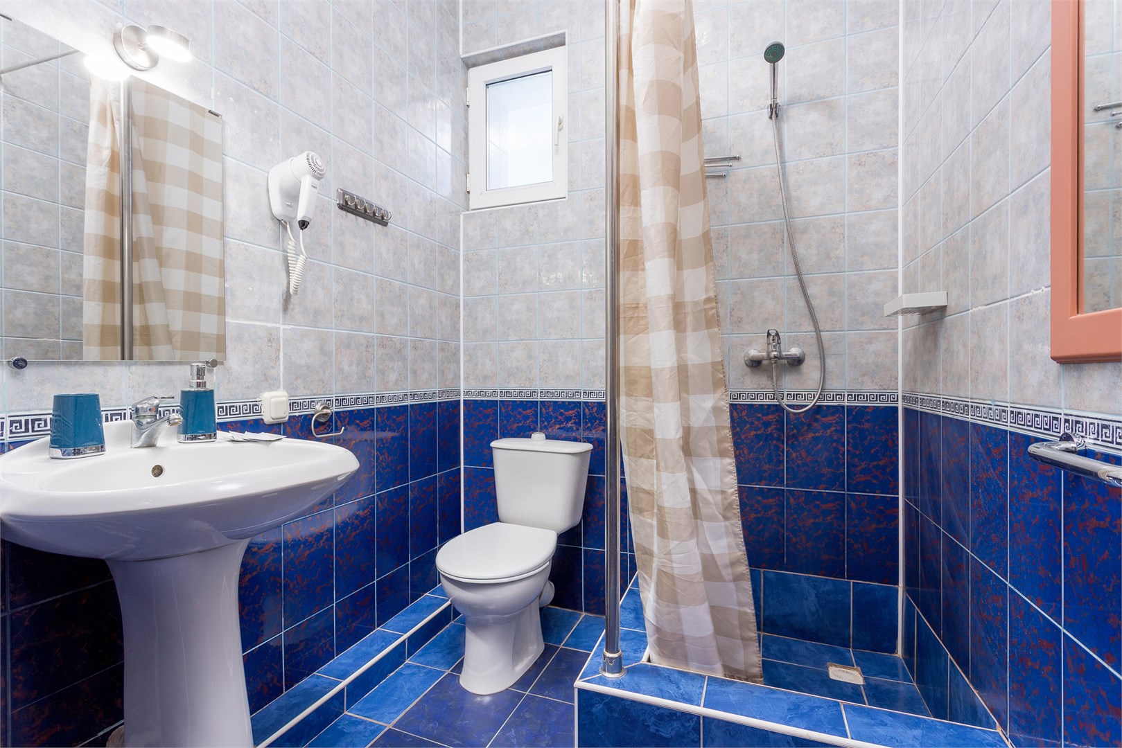 Люкс двухкомнатный в Арго