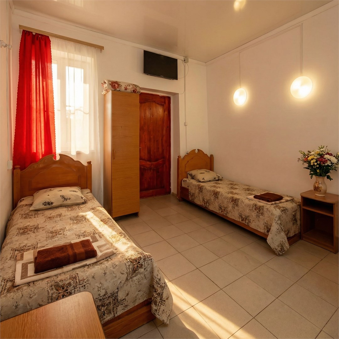 3-местный Стандарт с балконом в Гостевой дом Вавилон