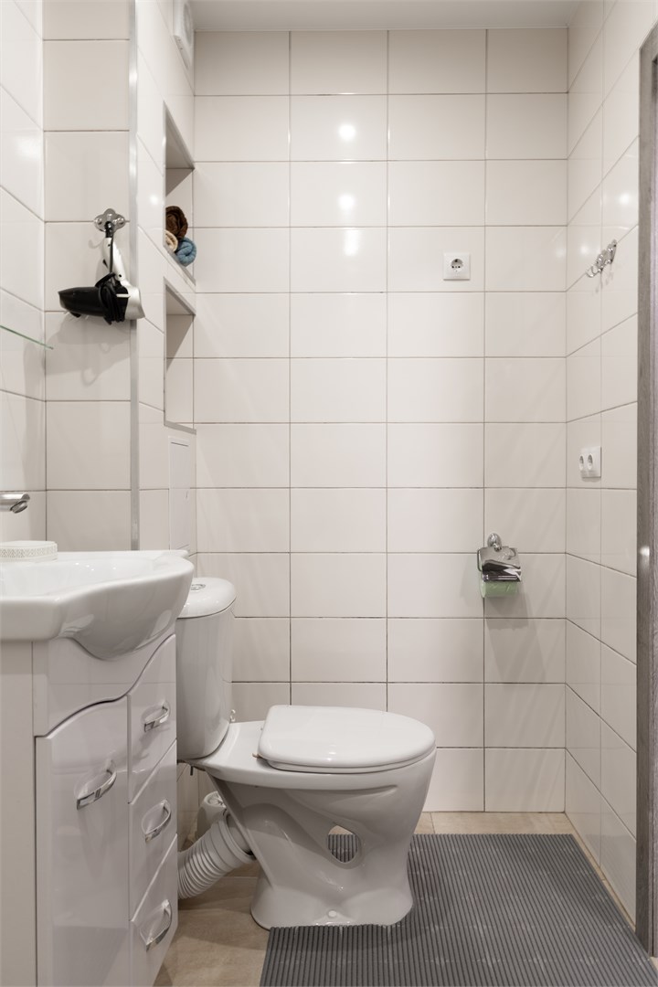 01 Двухкомнатный делюкс цоколь 6мест в Парус