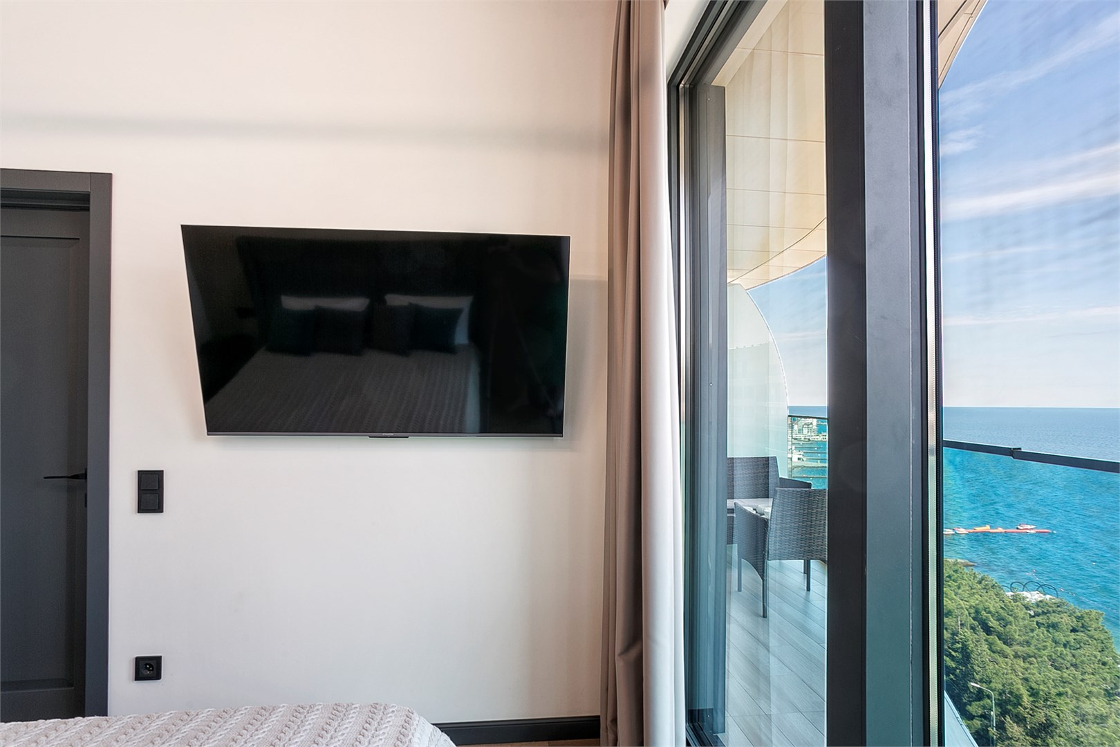 Однокомнатные апартаменты в ЖК Sky Plaza 806