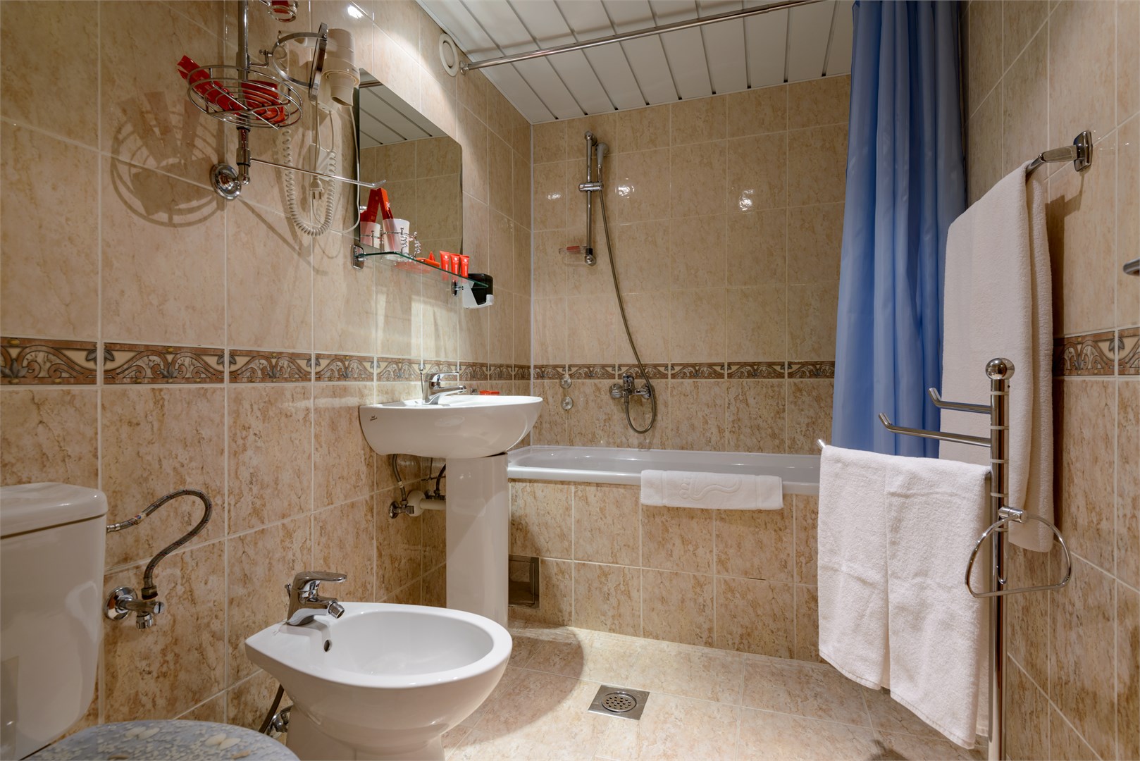 Апартаменты в AZIMUT Отель Мирный