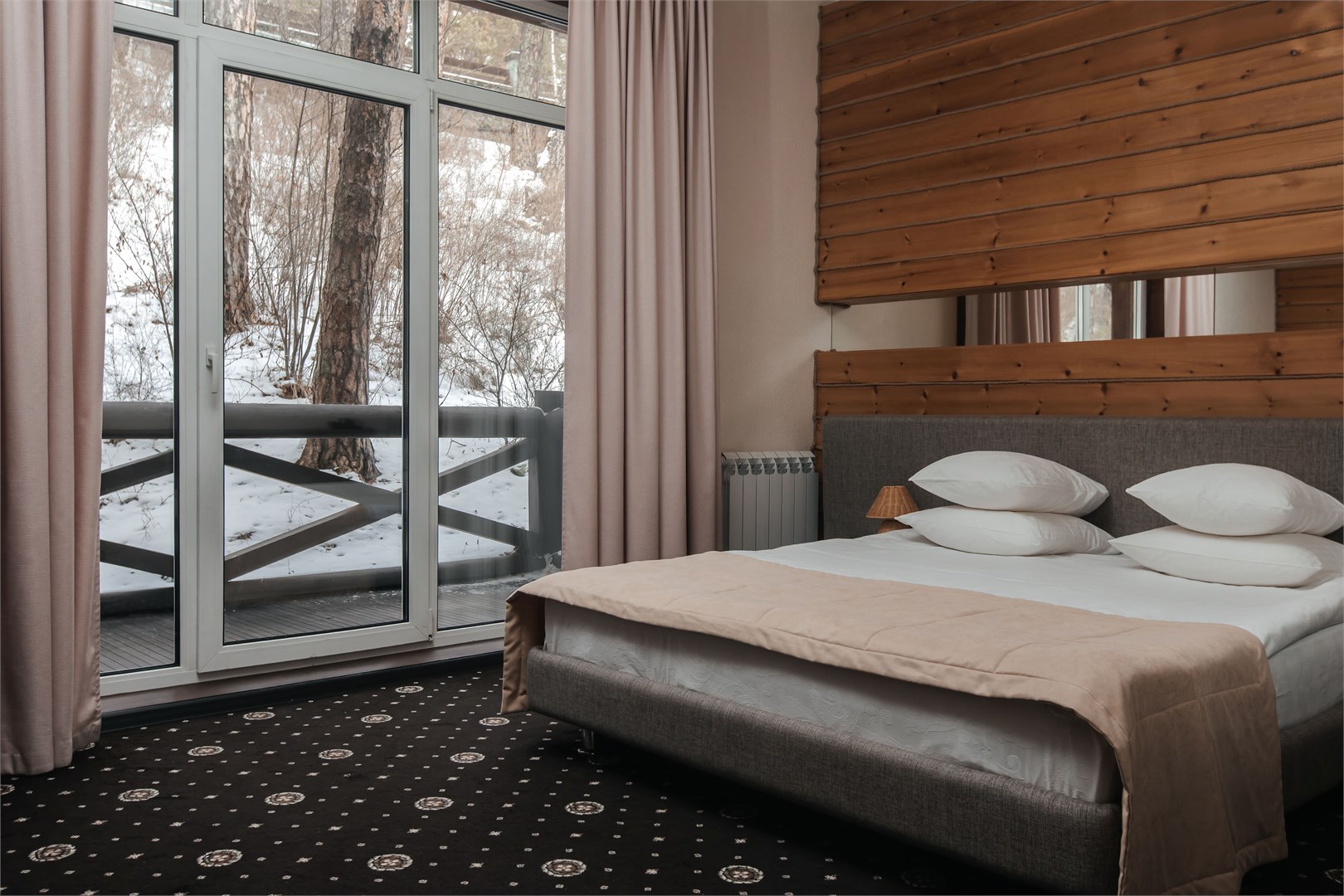 Фотография Делюкс с балконом (корпус «Президентский»)