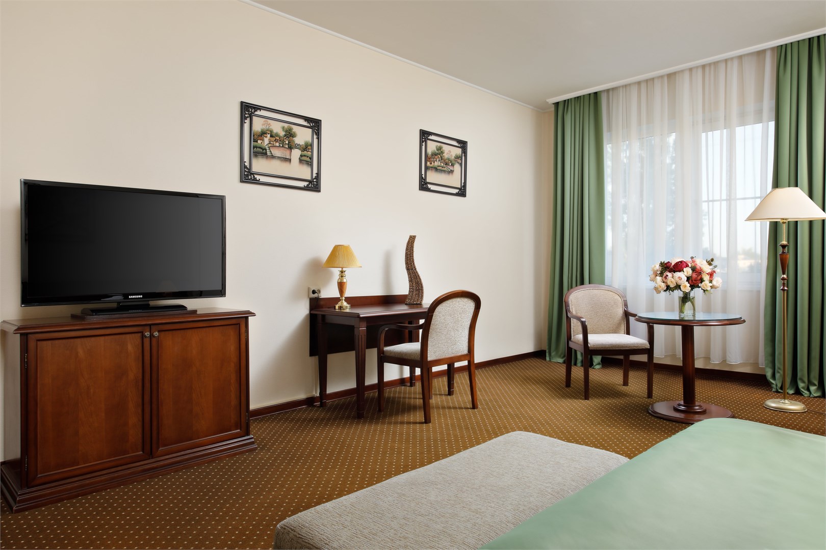 Студия бизнес в Undersun Рэд Роял