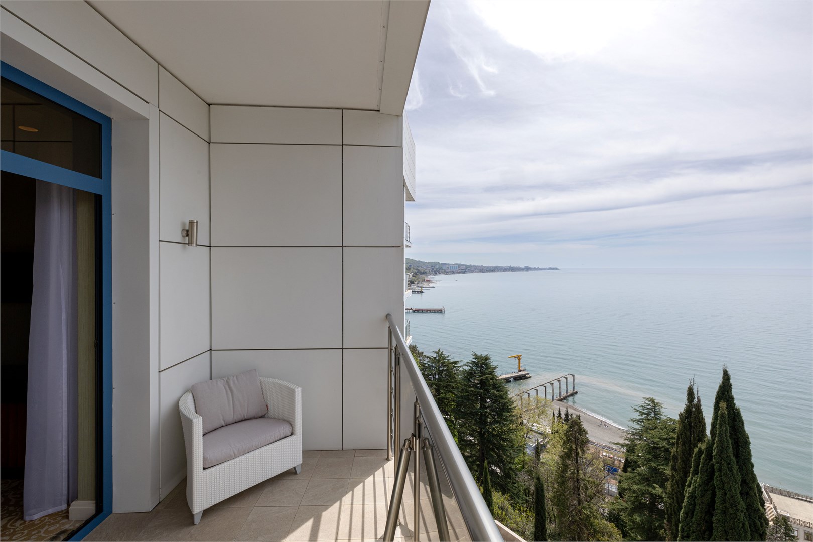 Люкс семейный 2-комнатный №801/803 (Олимп) в AZIMUT Здоровье Мыс Видный