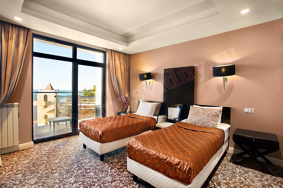 Люкс семейный 3-комнатный №802 Сюит (Олимп) в AZIMUT Здоровье Мыс Видный