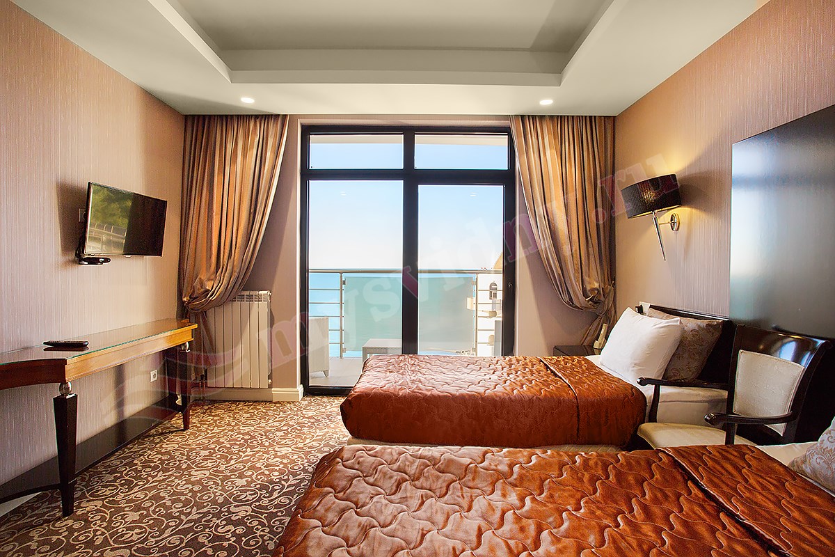 Люкс семейный 3-комнатный №802 Сюит (Олимп) в AZIMUT Здоровье Мыс Видный