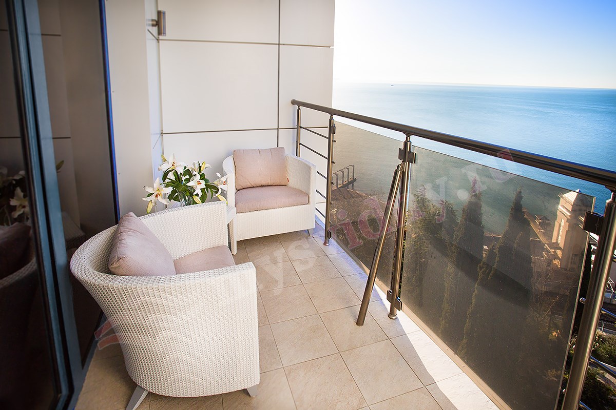 Люкс семейный 3-комнатный №802 Сюит (Олимп) в AZIMUT Здоровье Мыс Видный