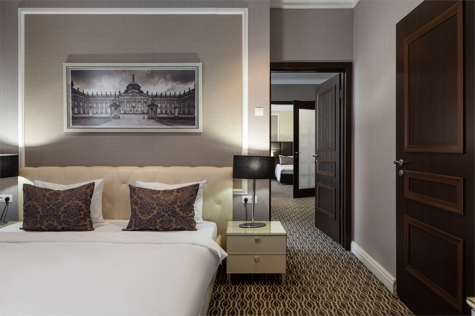 Люкс семейный 3-комнатный №901/902 (Олимп) в AZIMUT Здоровье Мыс Видный