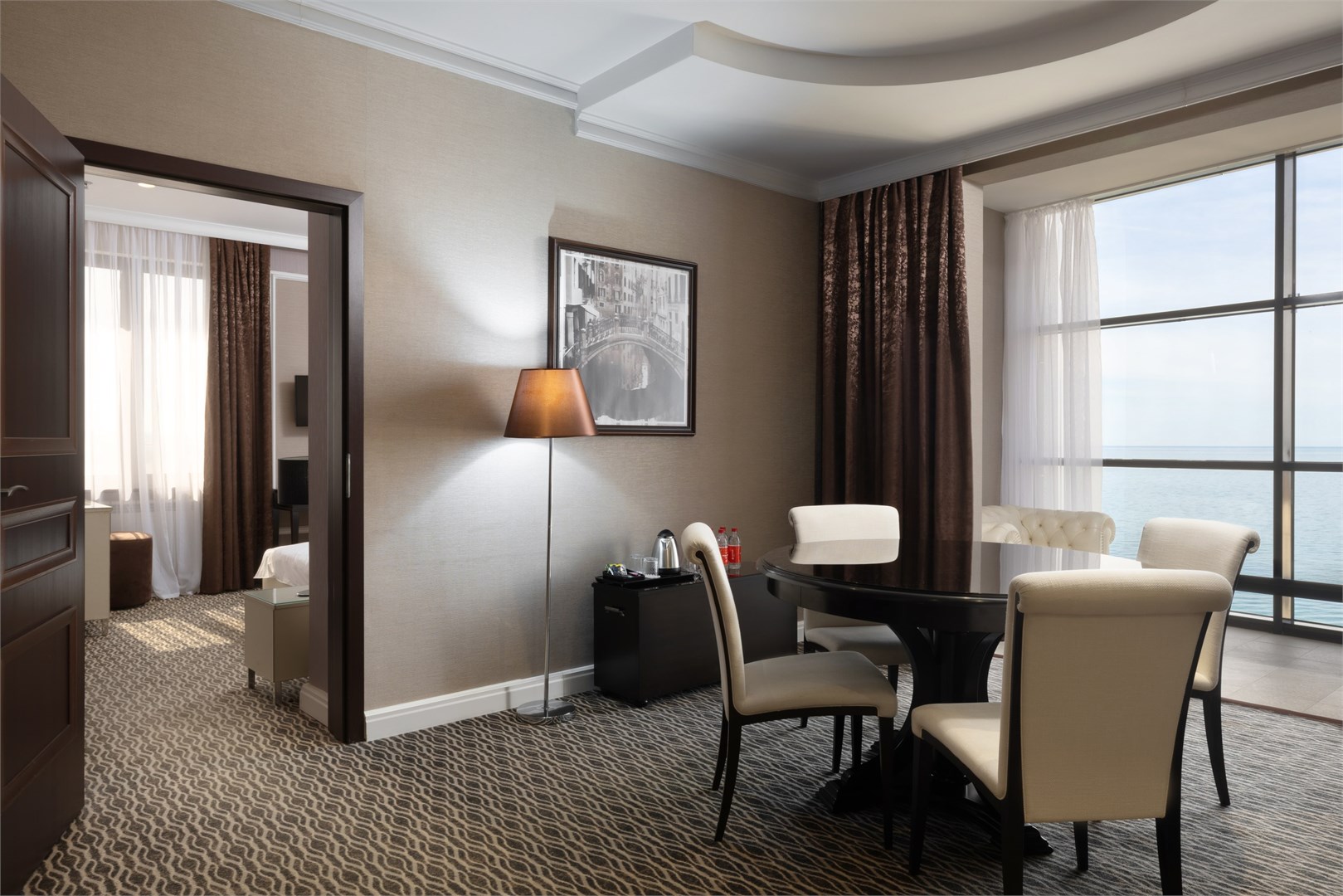 Люкс семейный 3-комнатный №901/902 (Олимп) в AZIMUT Здоровье Мыс Видный