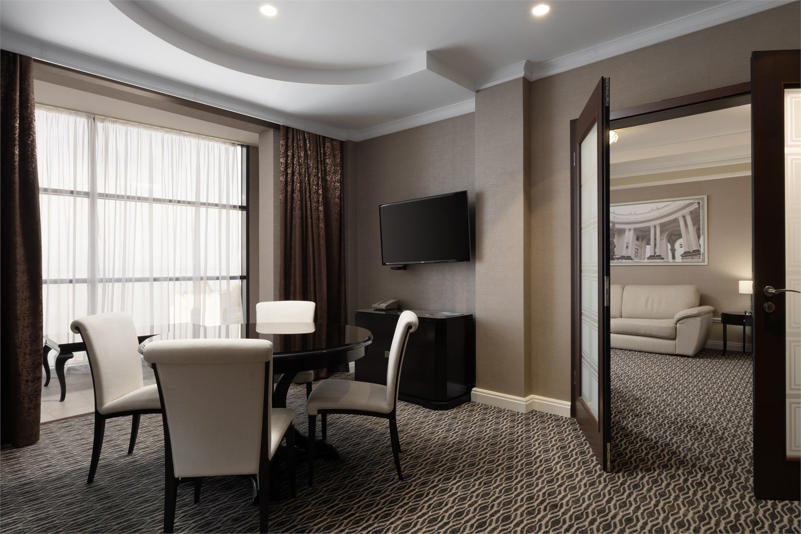 Люкс семейный 3-комнатный №901/902 (Олимп) в AZIMUT Здоровье Мыс Видный