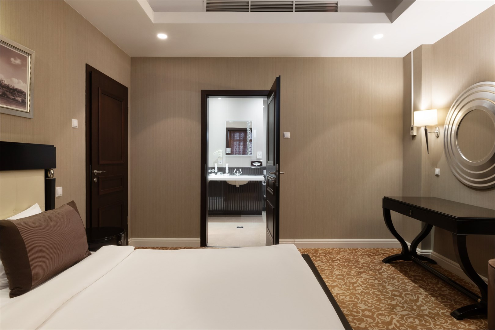 Люкс семейный 3-комнатный №901/902 (Олимп) в AZIMUT Здоровье Мыс Видный