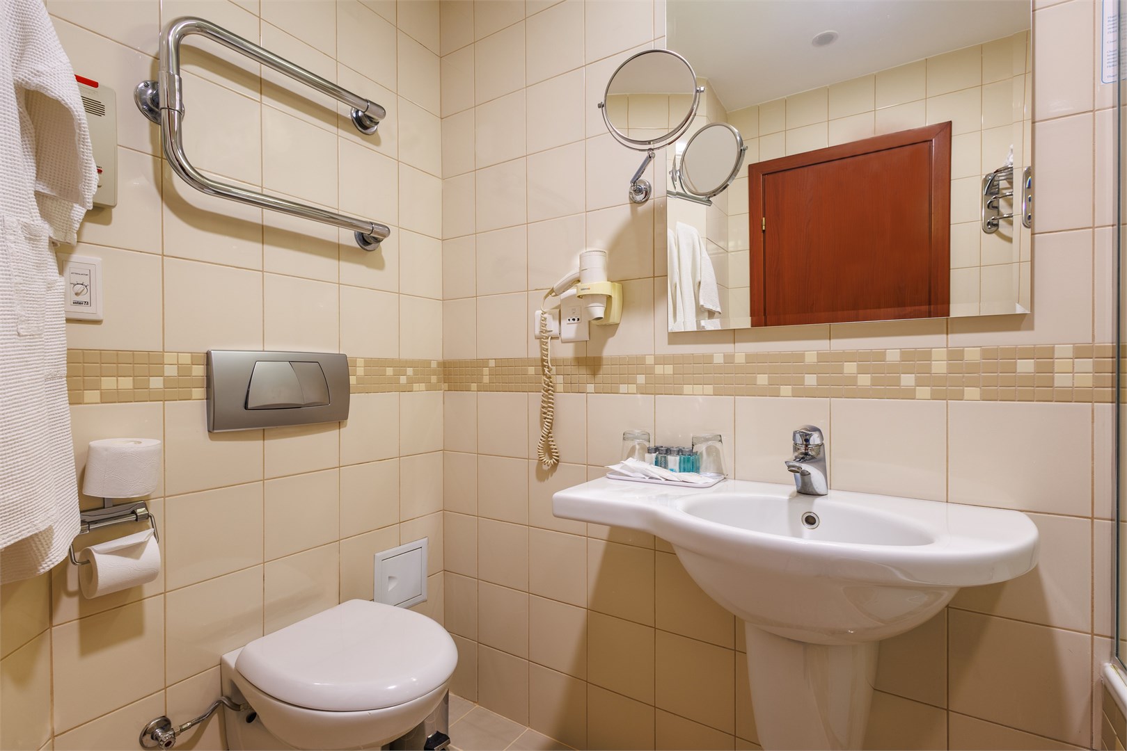 Джуниор Сюит Панорамный TWIN в Гранд отель Казань