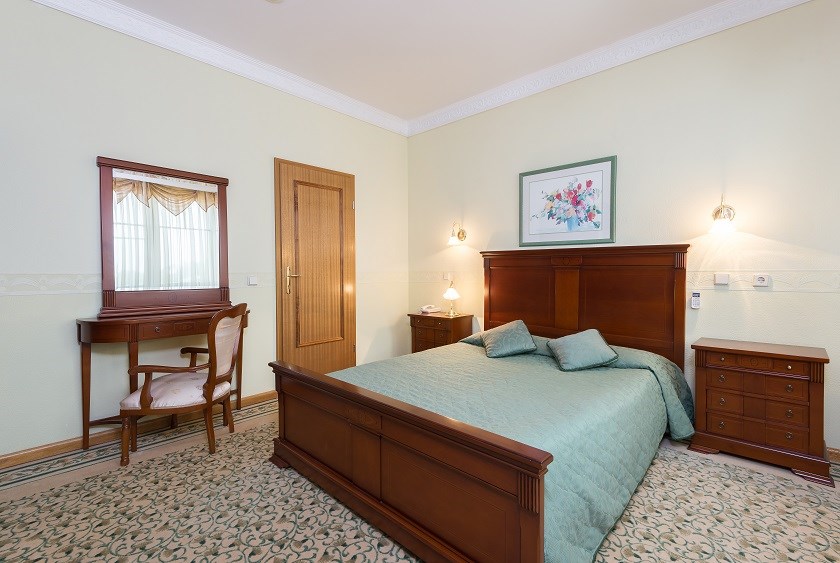 Апартаменты семейные 4-комнатные в РЖДЗ Санаторий Буран