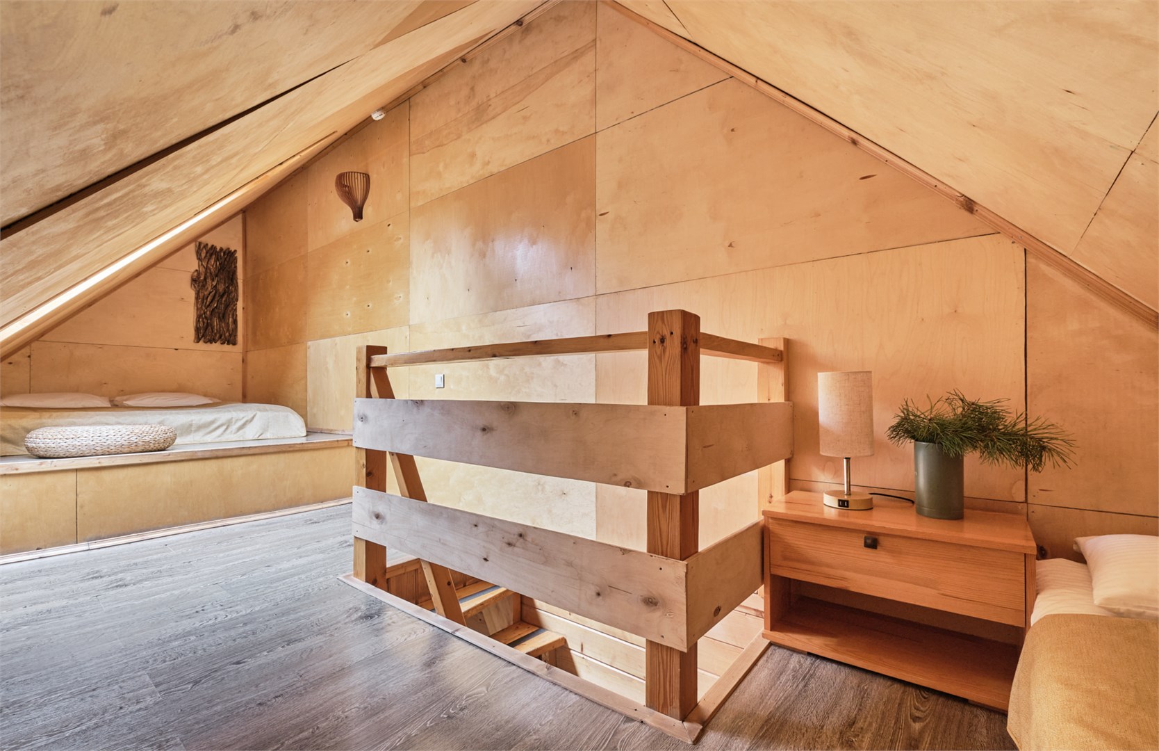 Семейный двухэтажный номер в Никола-ленивец