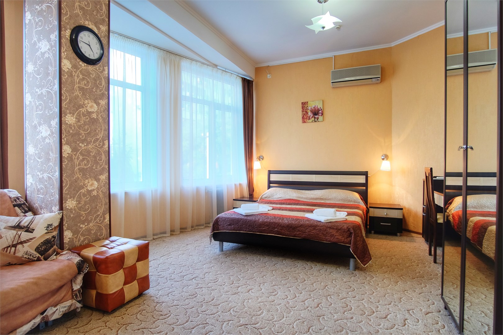 «Студия» в Континент