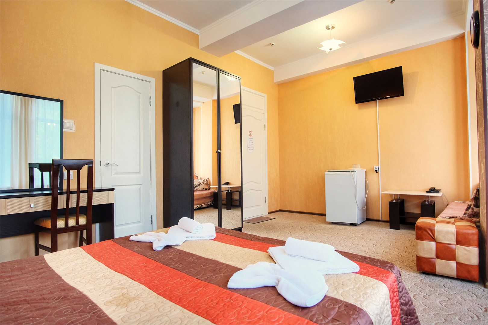 «Студия» в Континент