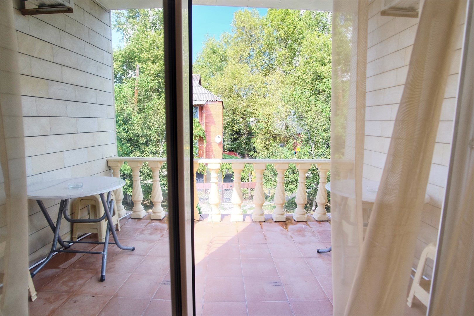 «Люкс» в Континент