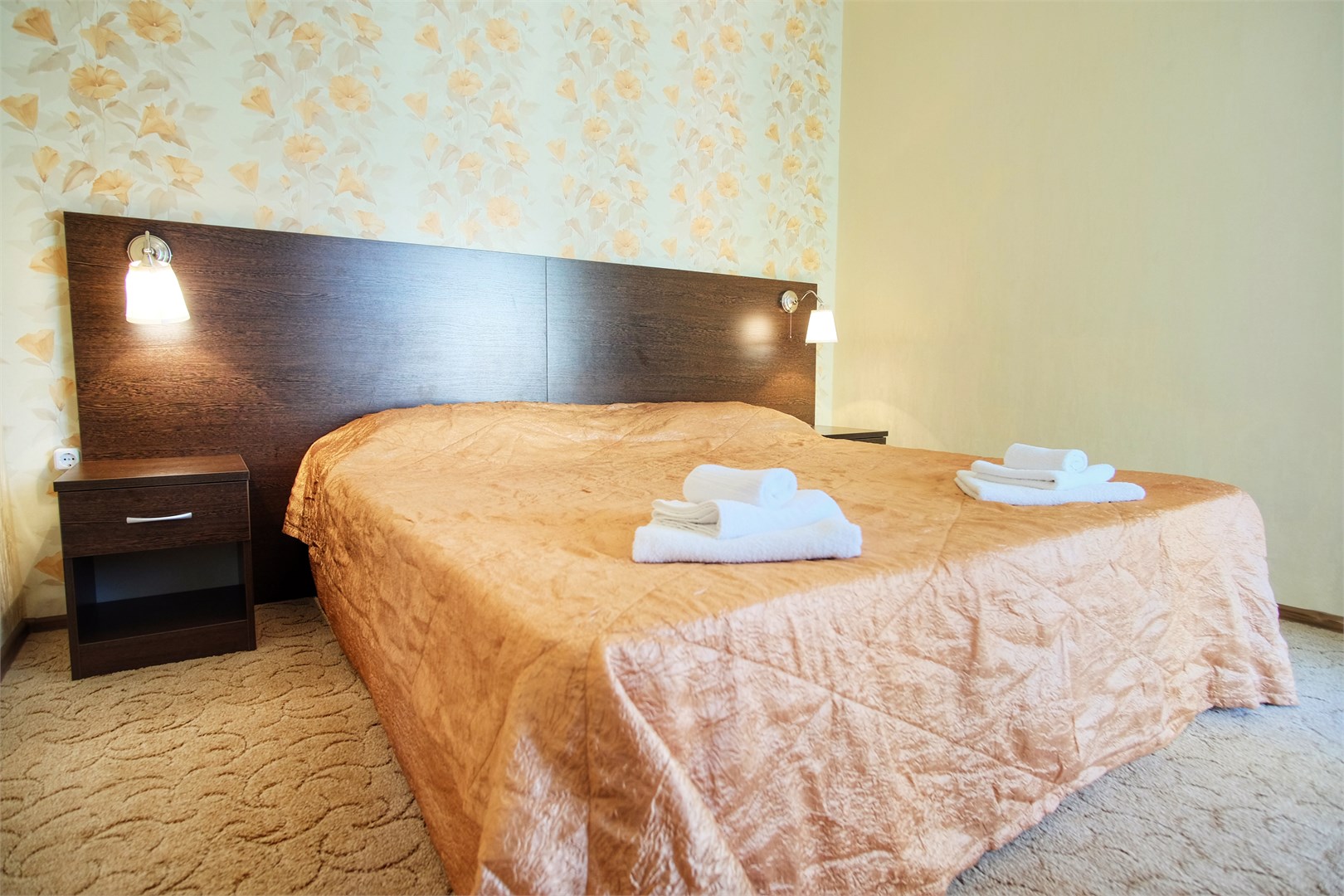 «Люкс» в Континент