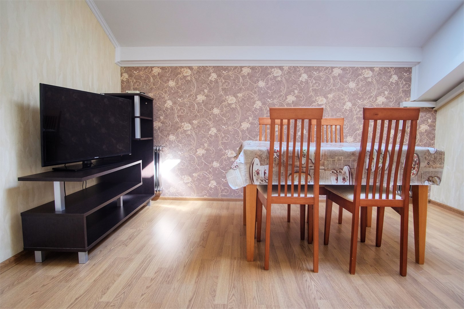 «Апартаменты» в Континент