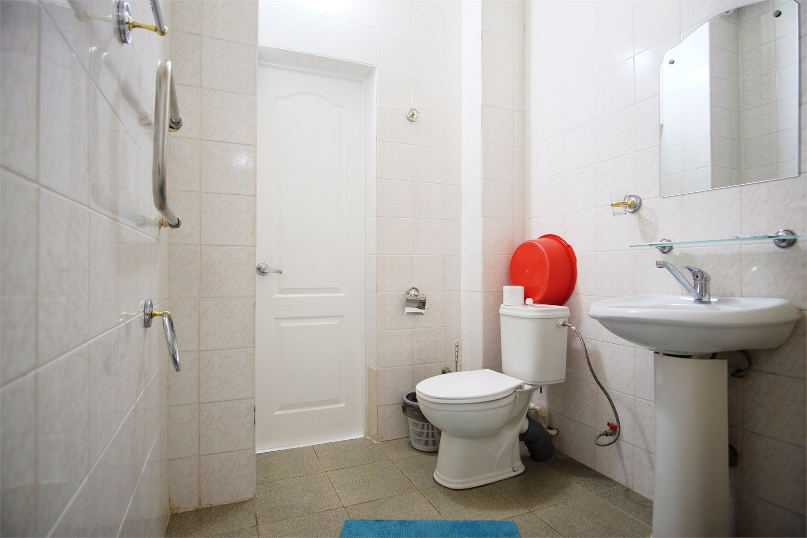 «Апартаменты» в Континент