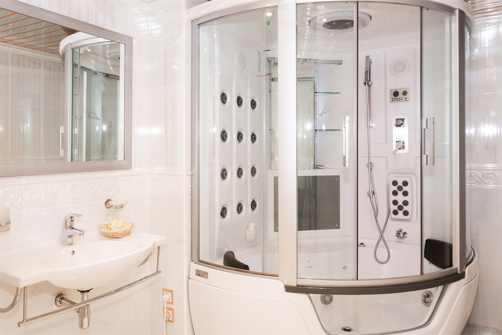 Люкс Улучшенный в Azimut Отель Тамбов