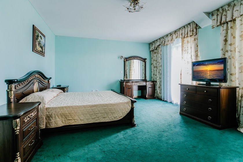 Люкс семейный 2-комнатный с кухней (1 корпус) в Azimut Здоровье Зеленый Гай