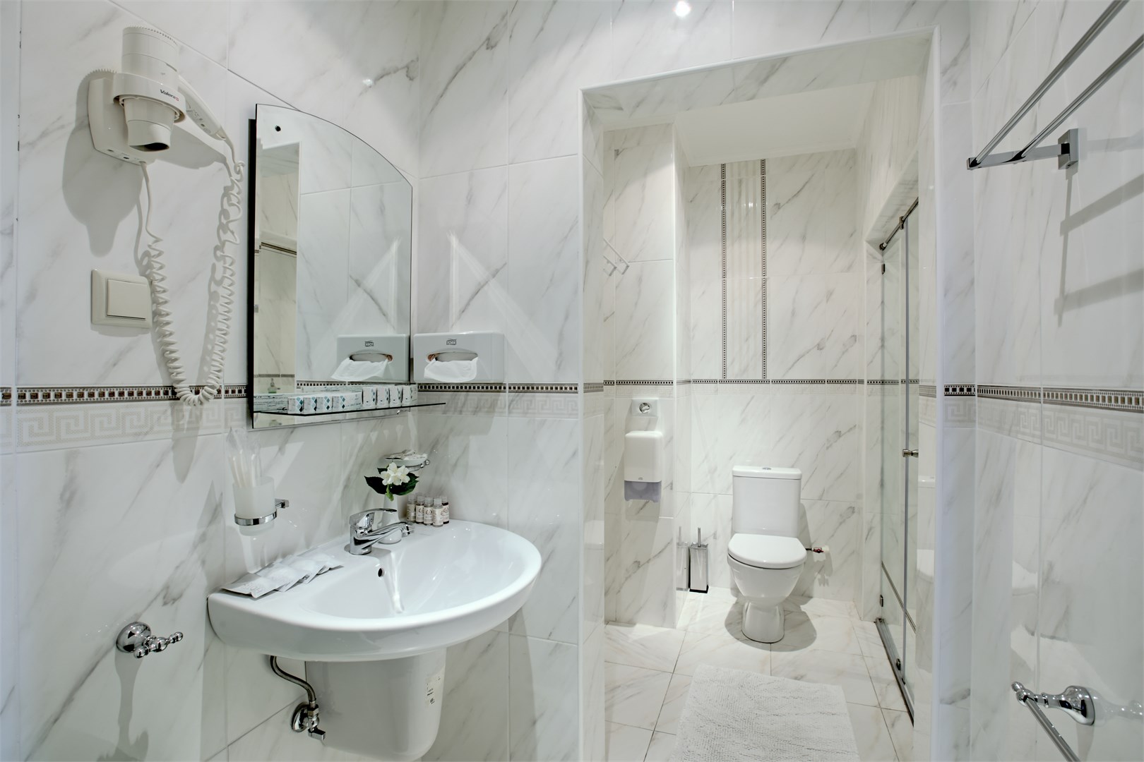 Стандарт семейный 2-комнатный в Azimut Здоровье Аквамарин