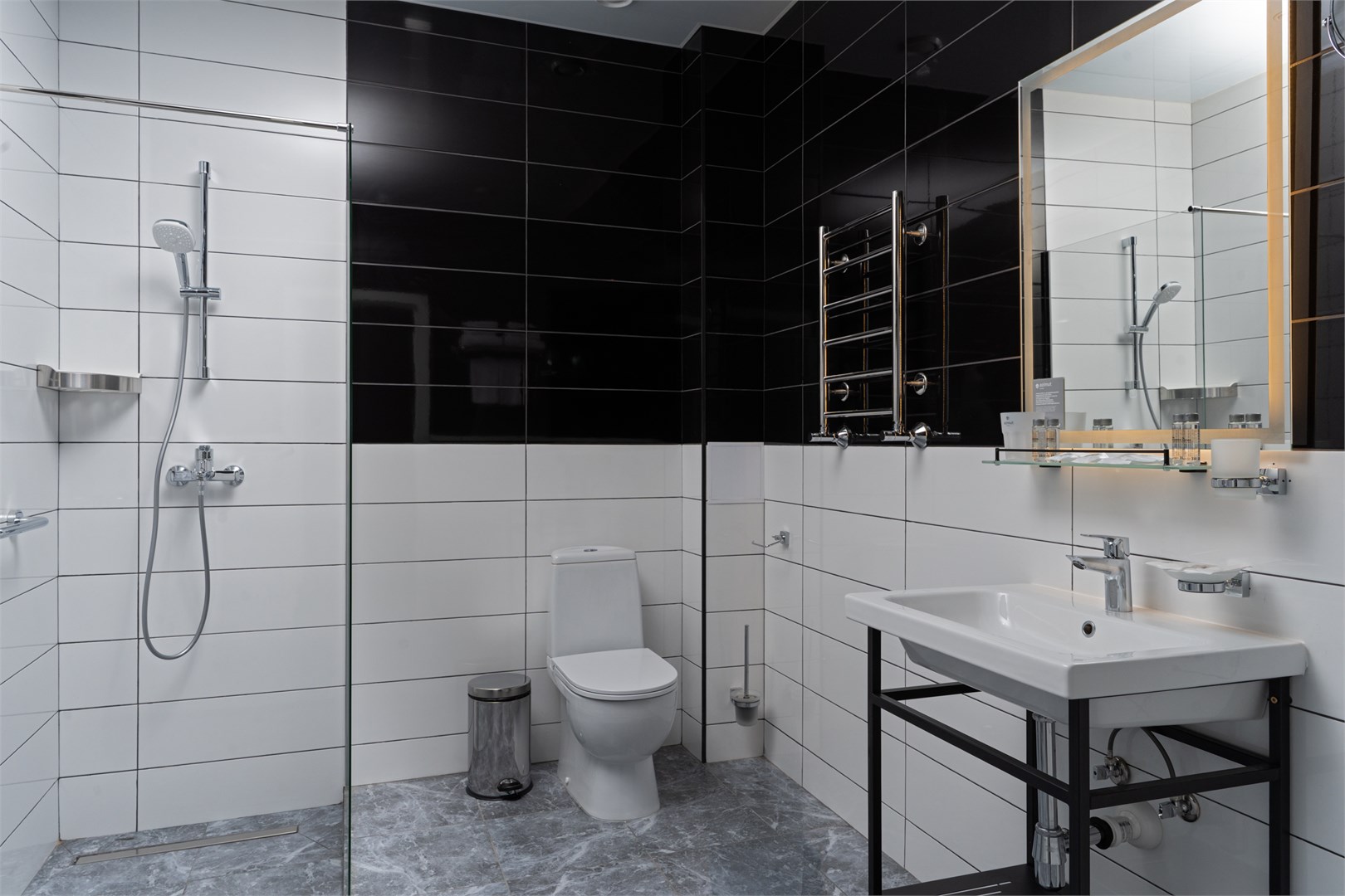 Стандарт семейный 2-комнатный в Azimut Здоровье Аквамарин