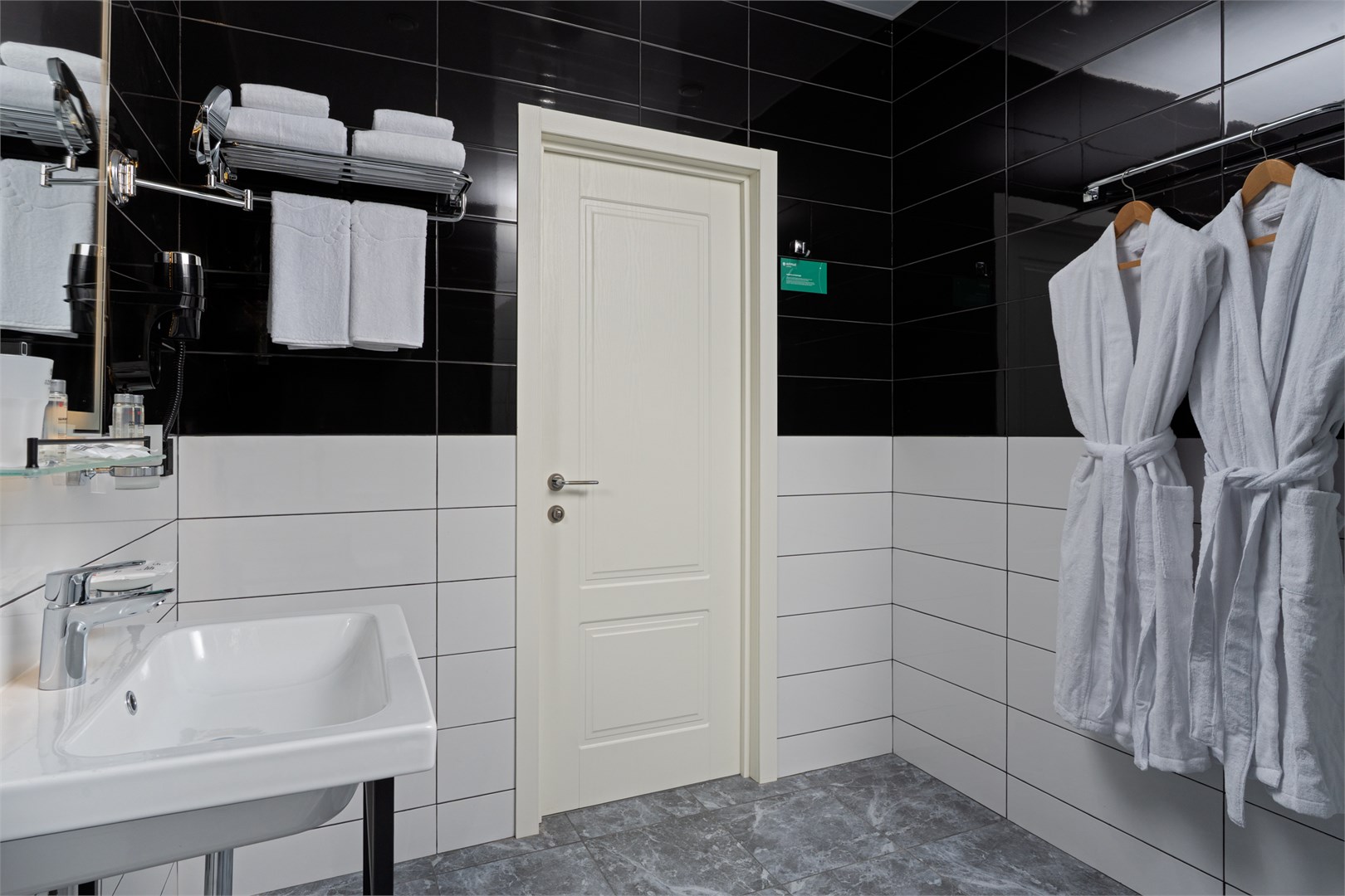 Стандарт семейный 2-комнатный в Azimut Здоровье Аквамарин