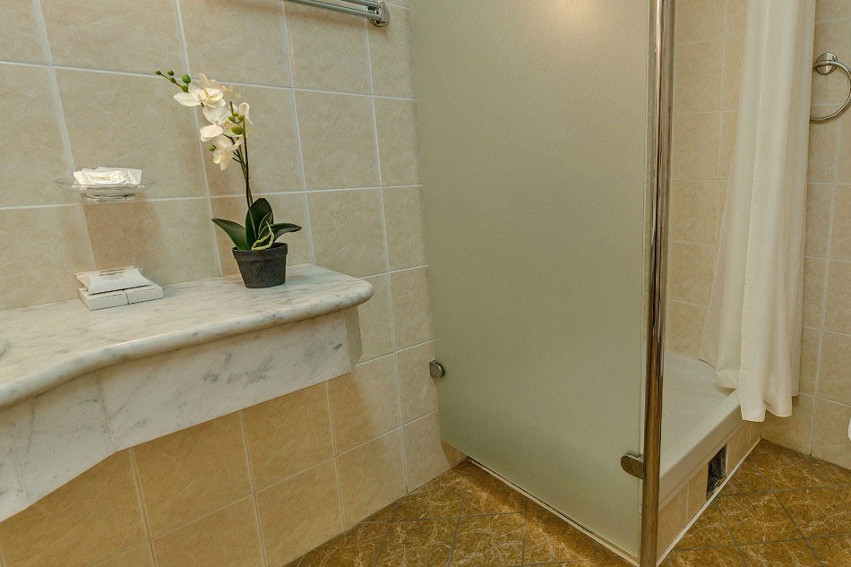 Люкс семейный 2-комнатный в Azimut Здоровье Аквамарин