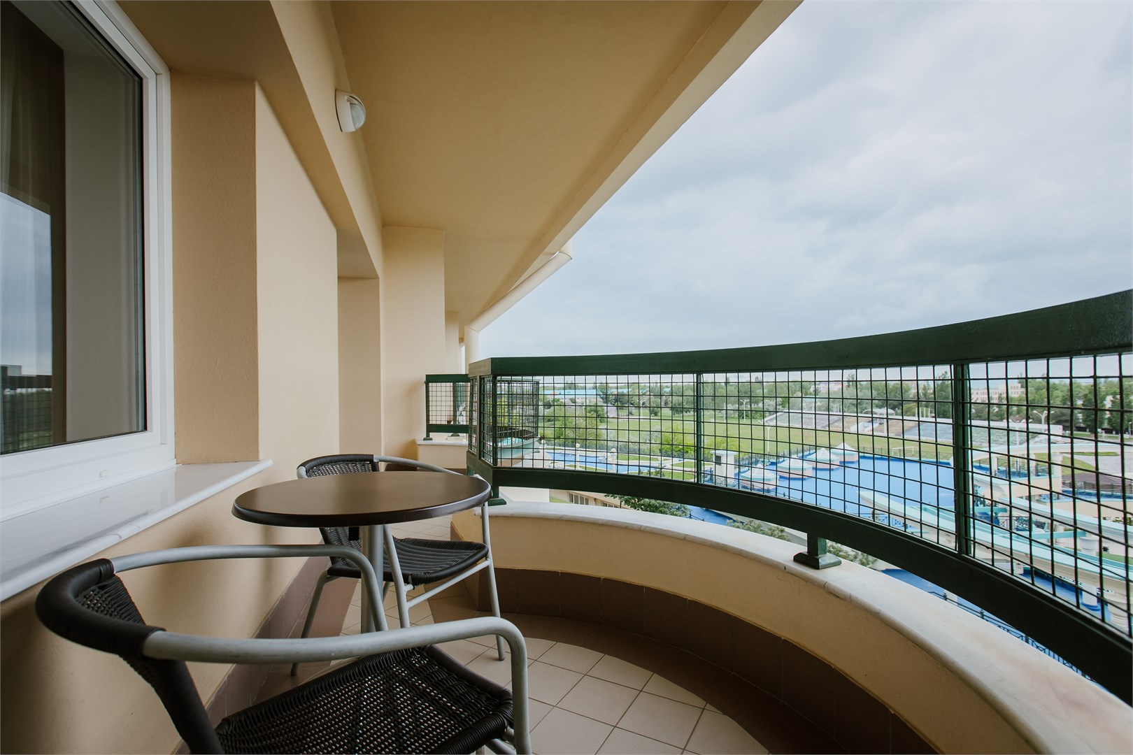 Люкс семейный 2-комнатный в Azimut Здоровье Аквамарин