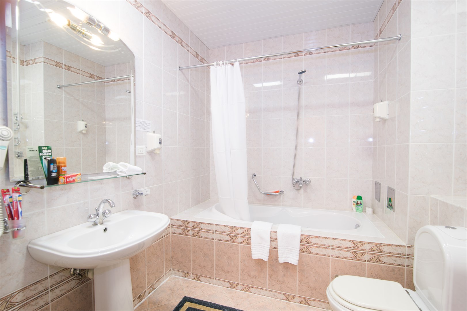 Люкс семейный 2-комнатный в Azimut Здоровье Долина Нарзанов Кисловодск