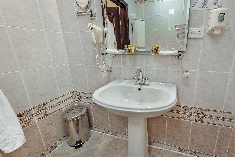 Люкс 2-комнатный 2 местный № 3 корпус 5 в Azimut Здоровье Долина Нарзанов Кисловодск