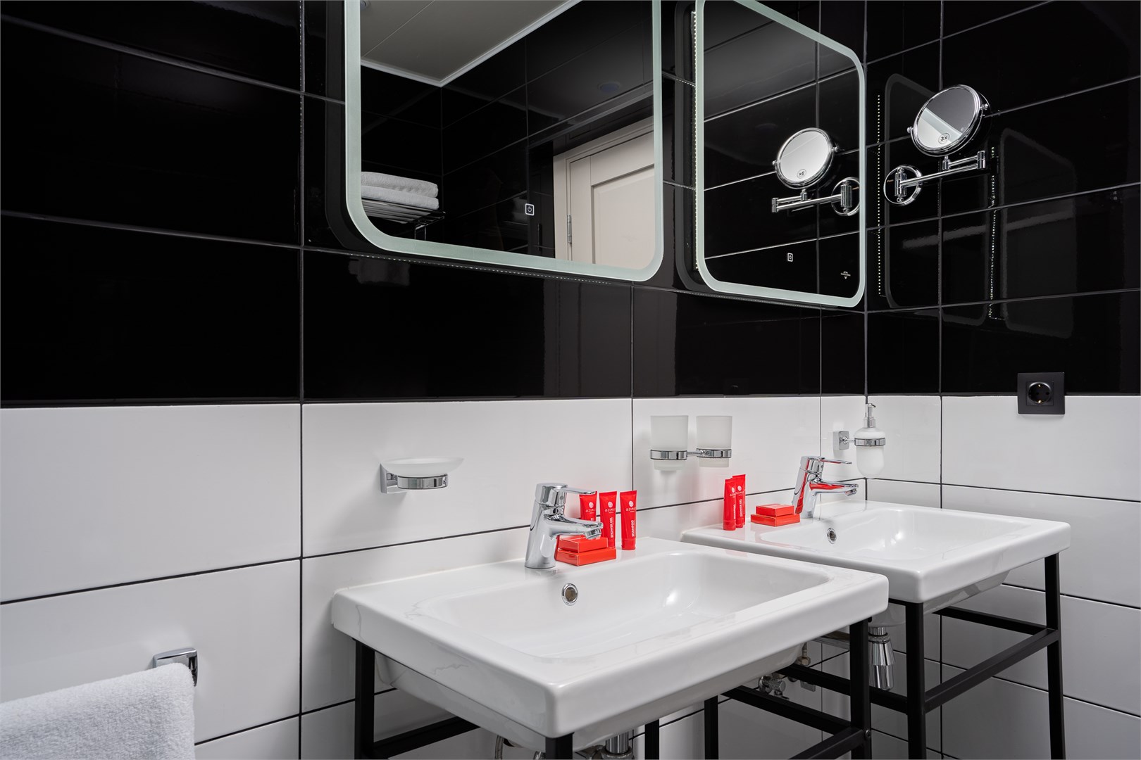 Люкс семейный 2-комнатный (2 корпус) в Azimut Здоровье Солнечный