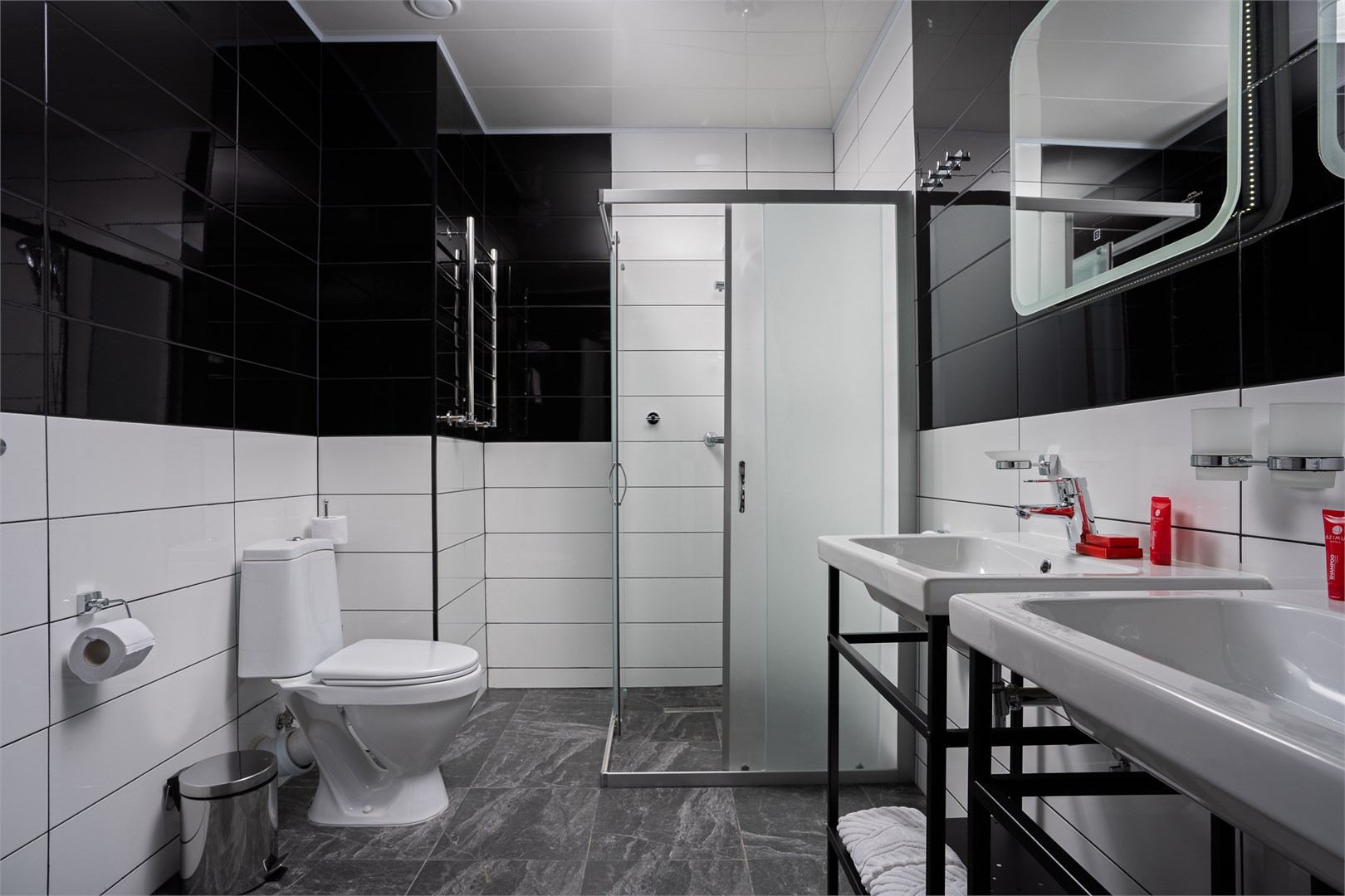 Люкс семейный 2-комнатный (2 корпус) в Azimut Здоровье Солнечный