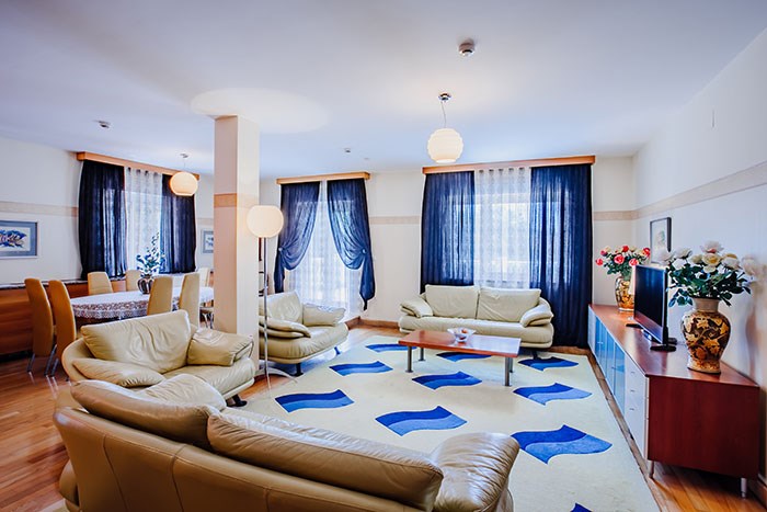 Апартаменты семейные 5-комнатные (коттедж) в Azimut Здоровье Солнечный