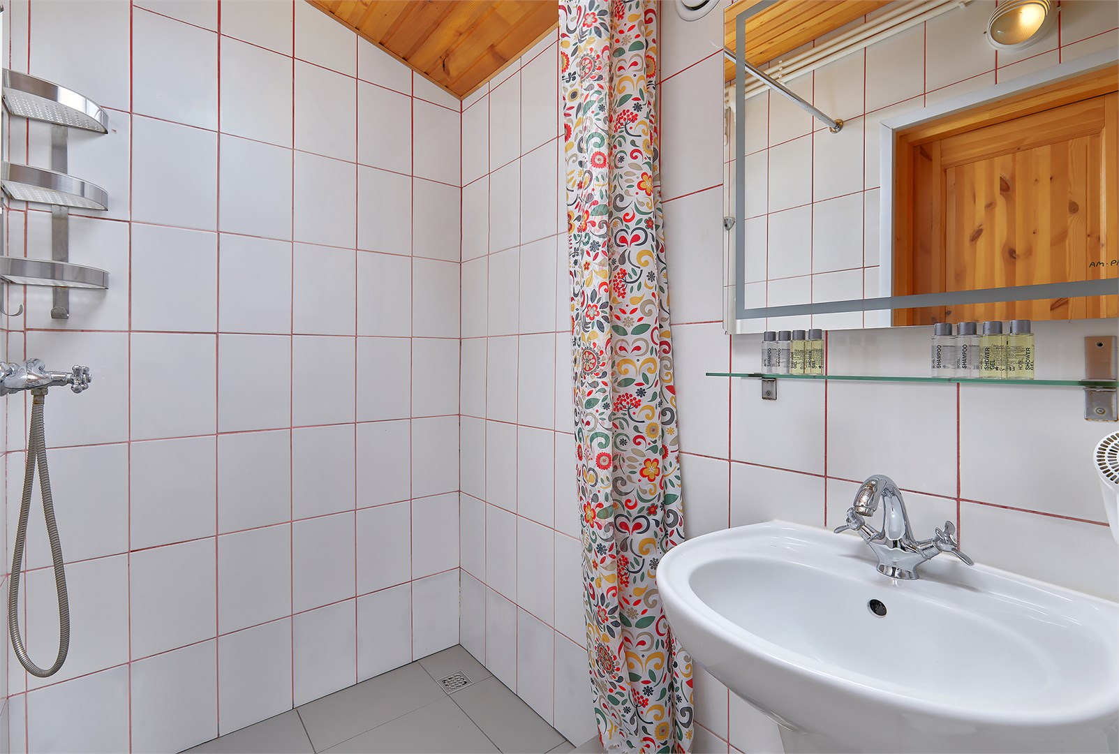 Коттедж "Кубрик" на 4 человека в Окунёвая