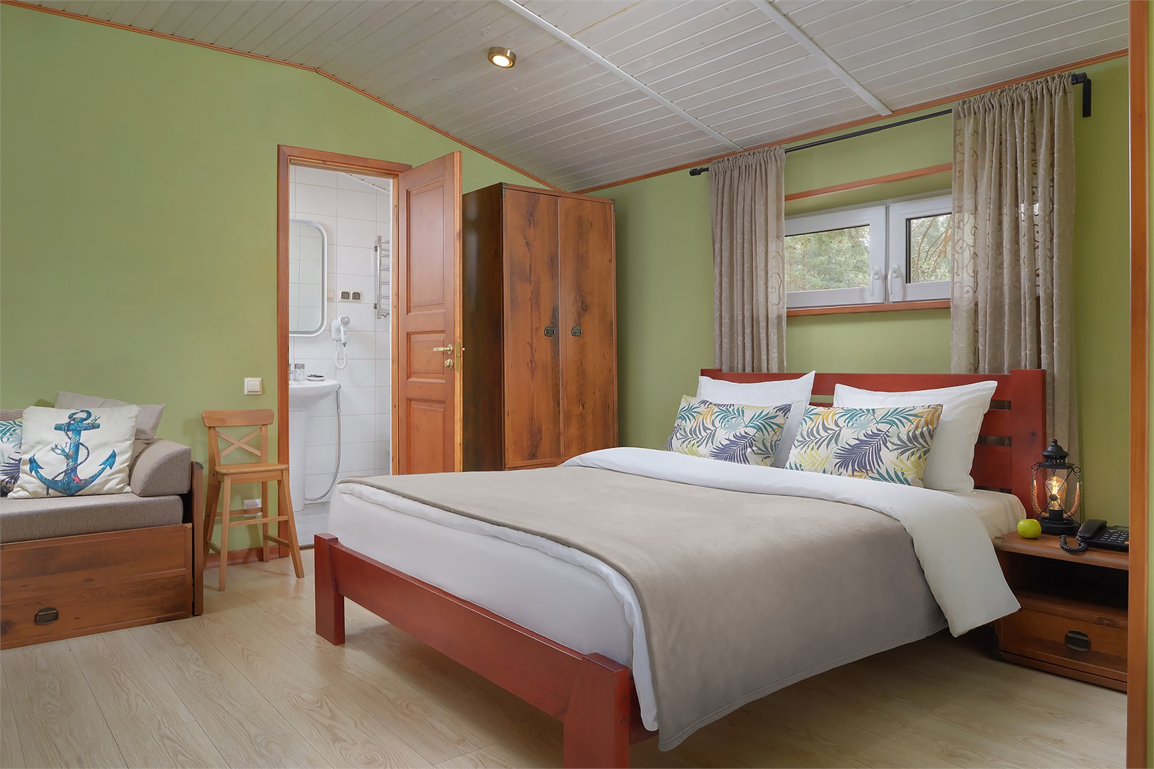 Коттедж "Вельбот" на 2 человек в Окунёвая