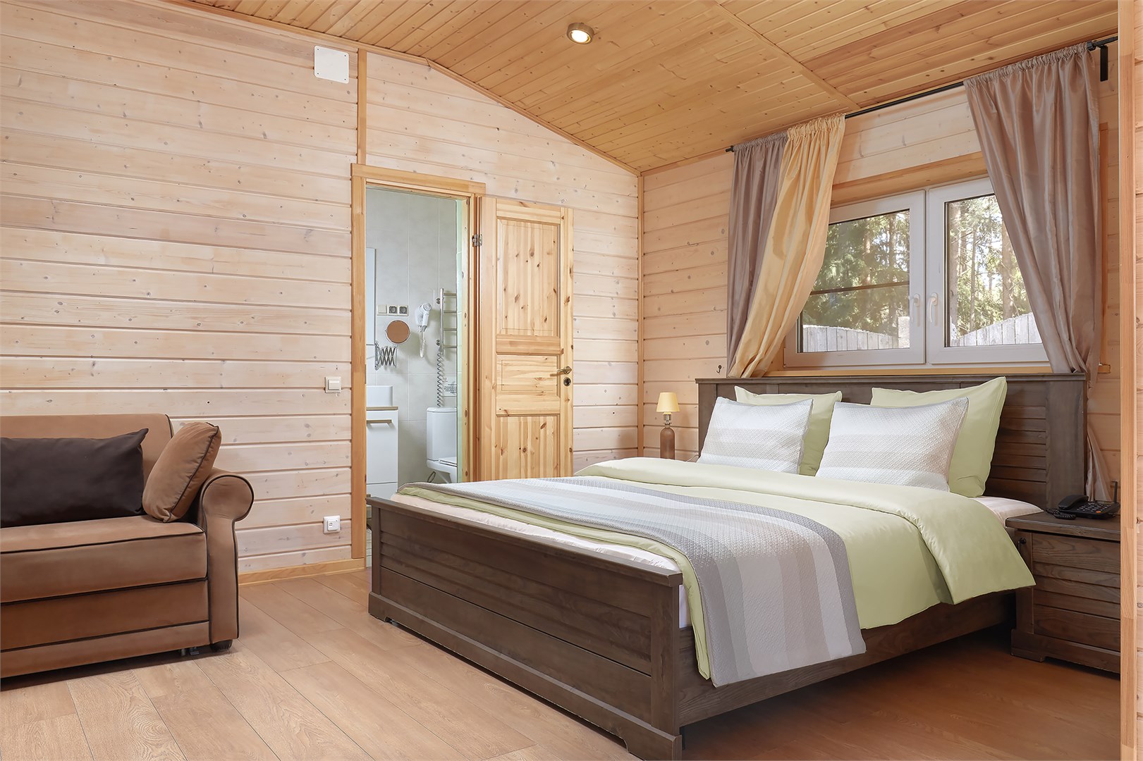 Коттедж "Вельбот" на 2 человек в Окунёвая